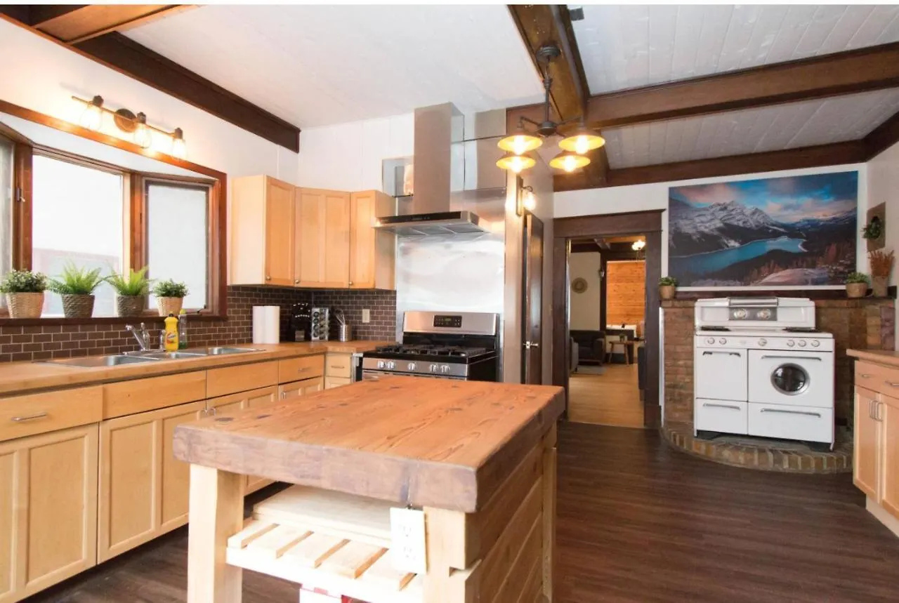 Holiday home North House - Rocky Mountain Retreat- Enormous House Sleeps 23 Villa Banff