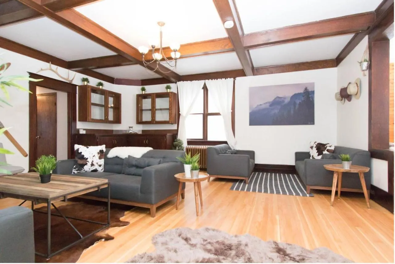 Casa de Férias North House - Rocky Mountain Retreat- Enormous House Sleeps 23 Vila Banff