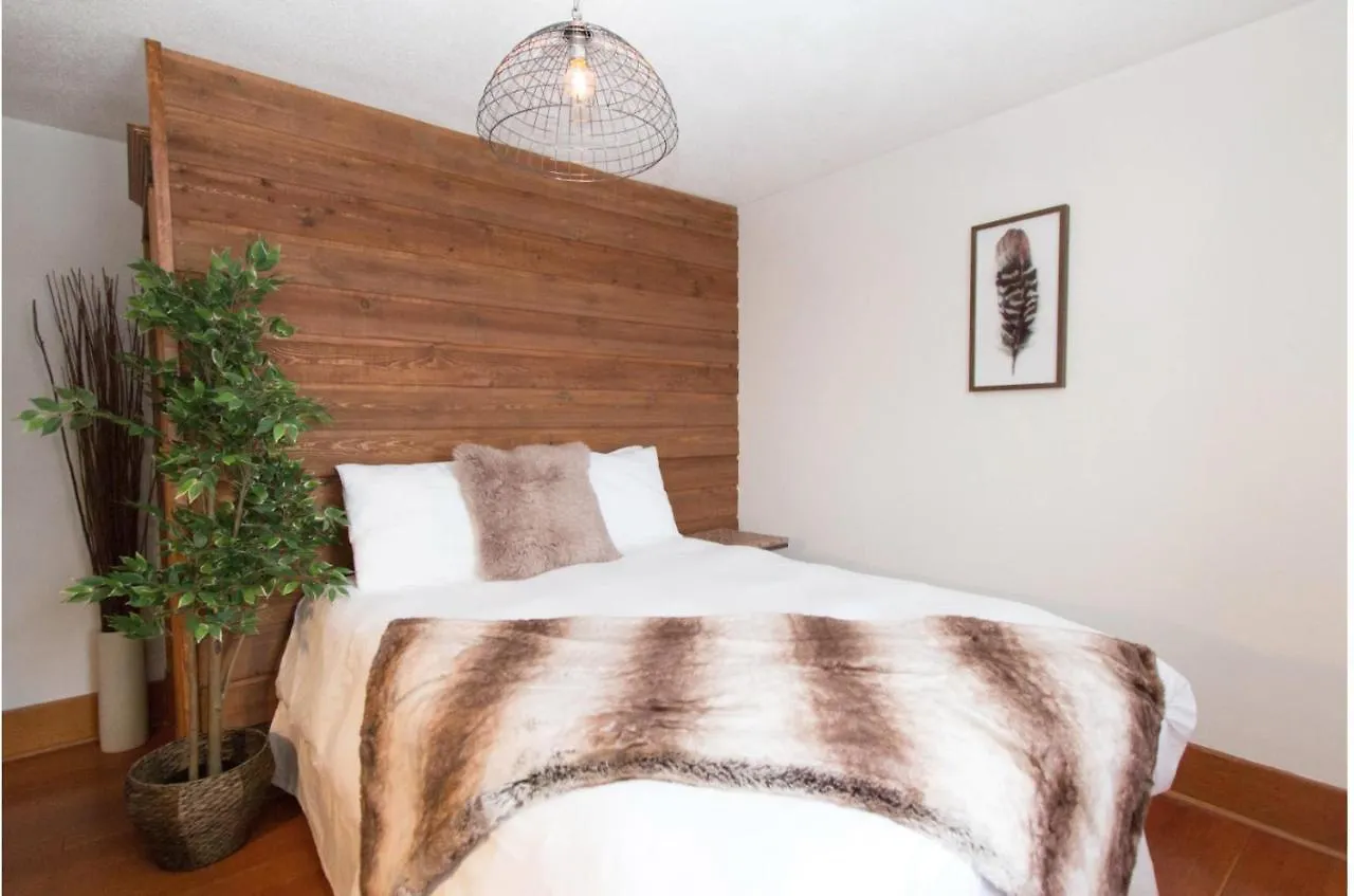 North House - Rocky Mountain Retreat- Enormous House Sleeps 23 Villa Banff