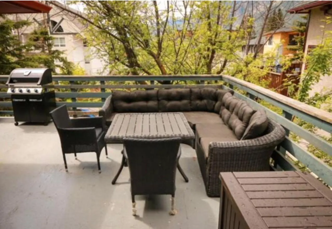 North House - Rocky Mountain Retreat- Enormous House Sleeps 23 Villa Banff 0*,  Canada