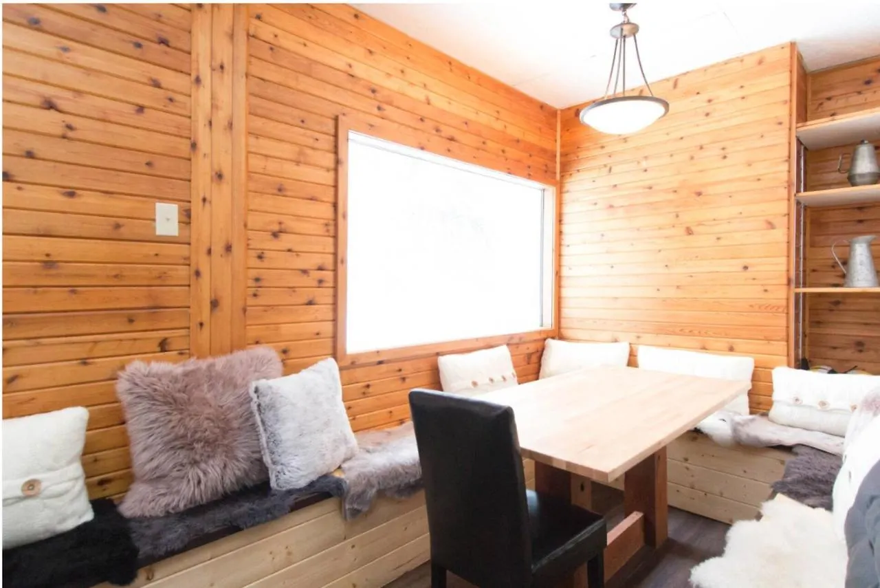 North House - Rocky Mountain Retreat- Enormous House Sleeps 23 Villa Banff
