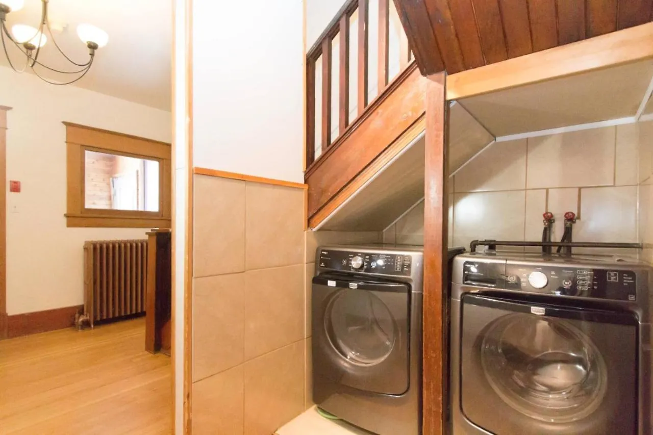 North House - Rocky Mountain Retreat- Enormous House Sleeps 23 Villa Banff