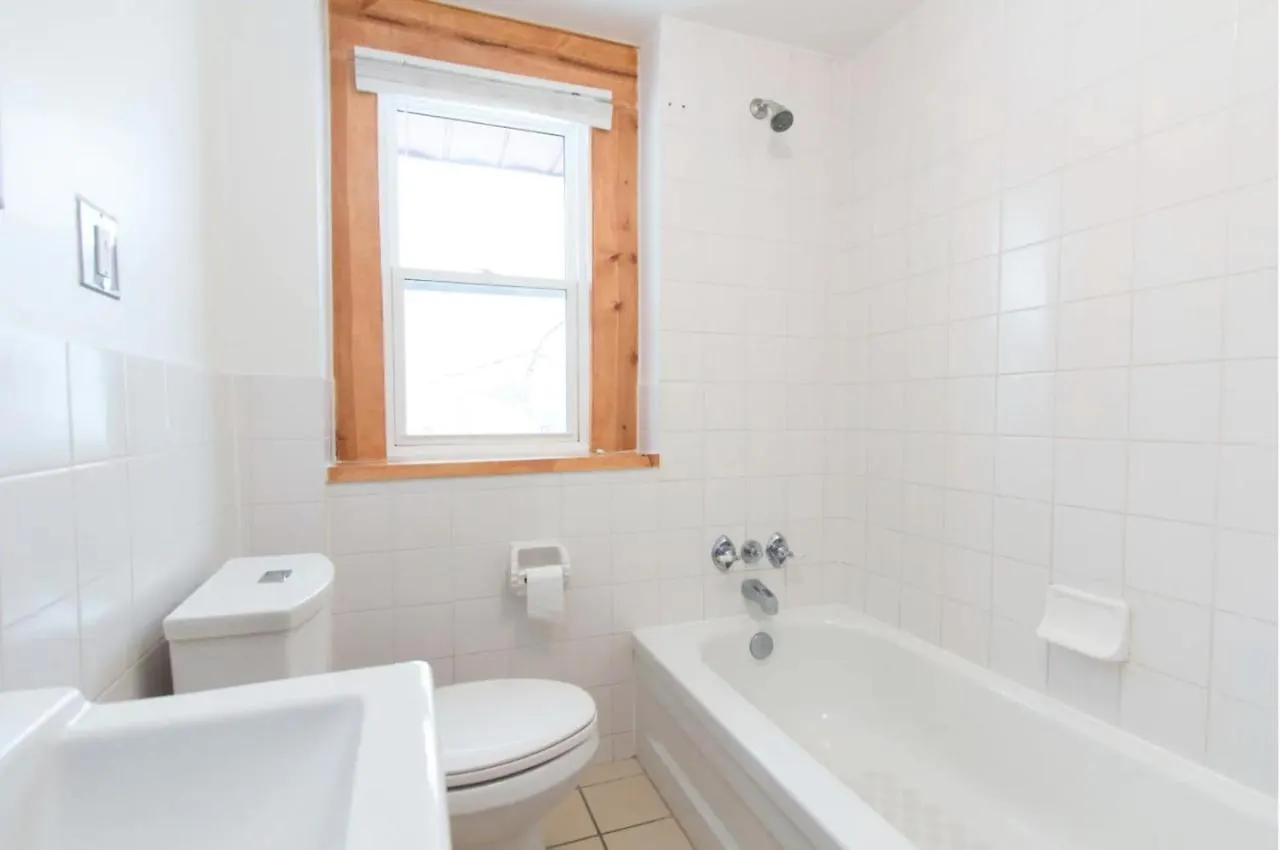 Vila North House - Rocky Mountain Retreat- Enormous House Sleeps 23 Banff