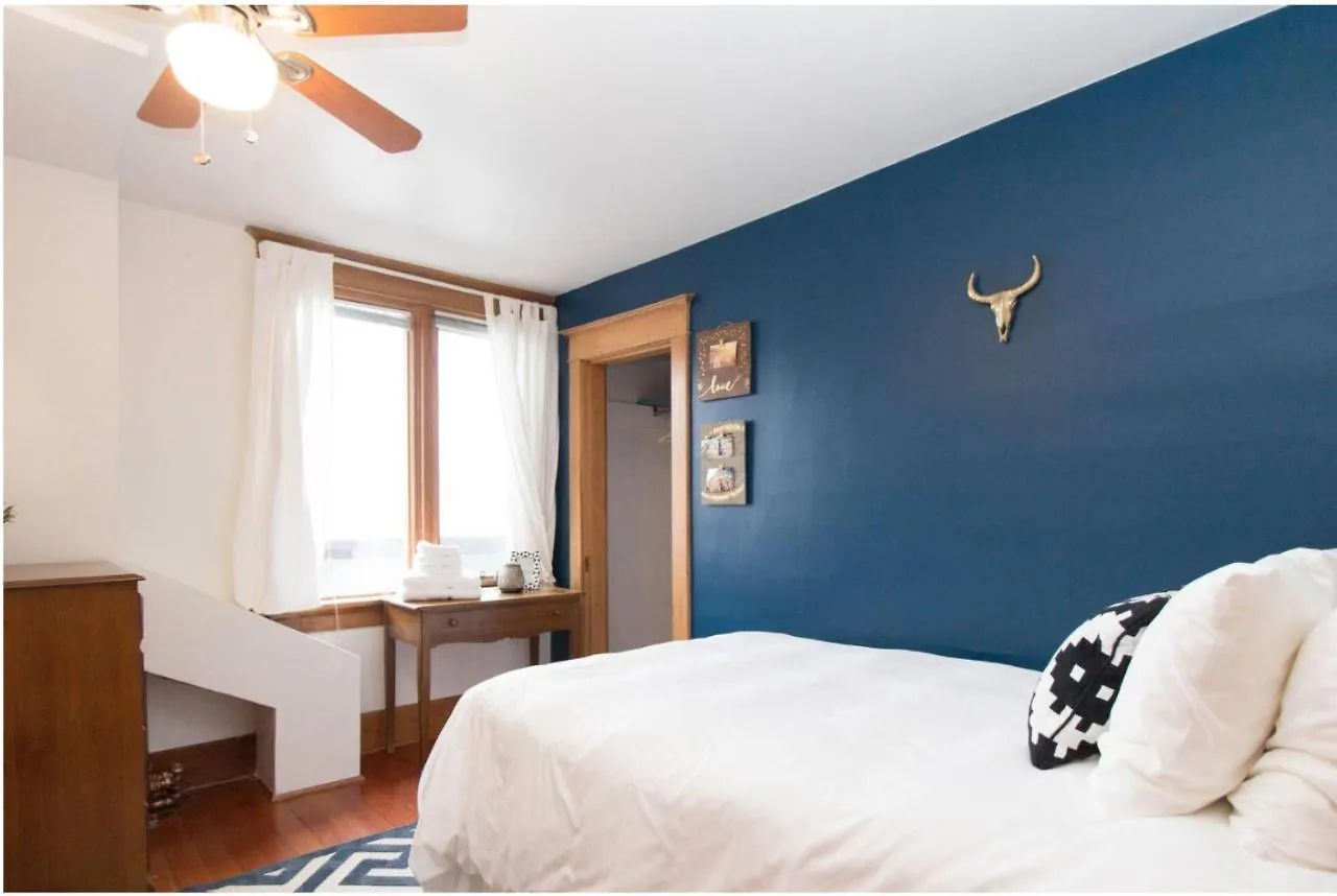 North House - Rocky Mountain Retreat- Enormous House Sleeps 23 Villa Banff Semesterbostad